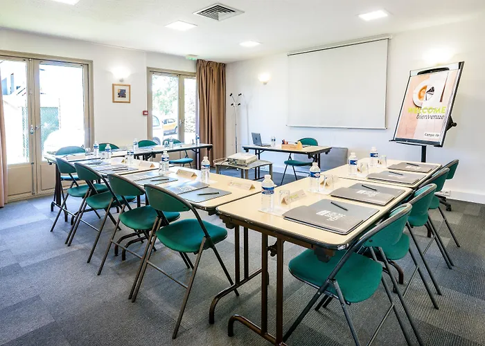 Szálloda Campanile Sesquieres