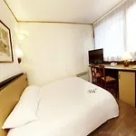 Hotel Campanile Sesquieres 3*