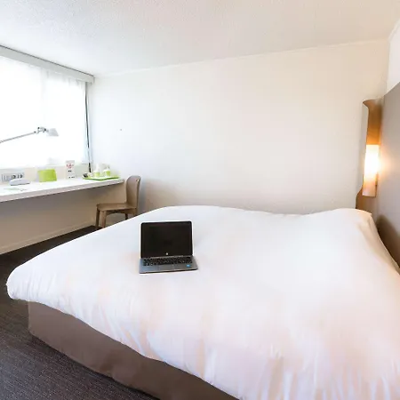 Campanile Sesquieres Hotel