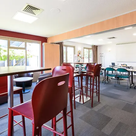 Campanile Sesquieres Hotel 3*