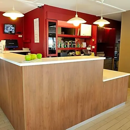 Hotel Campanile Sesquieres