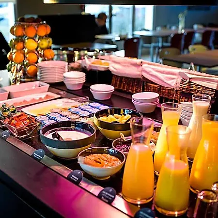 Hotel Campanile Sesquieres 3*