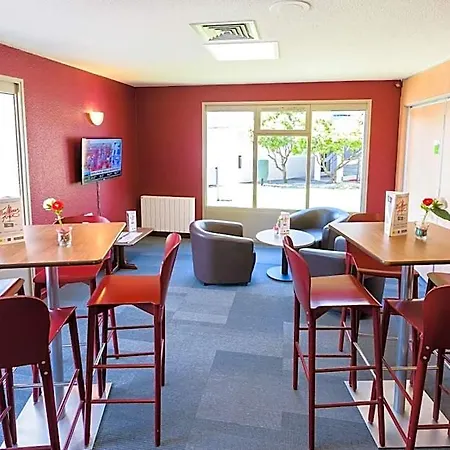 Hotel Campanile Sesquieres 3*