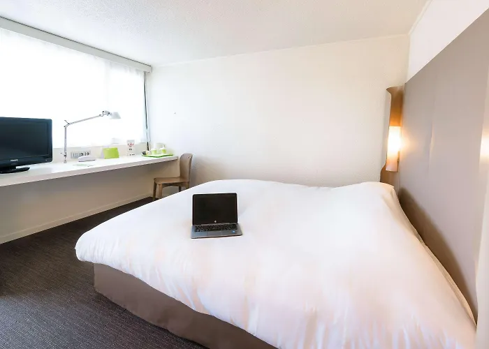 Campanile Sesquieres Hotel