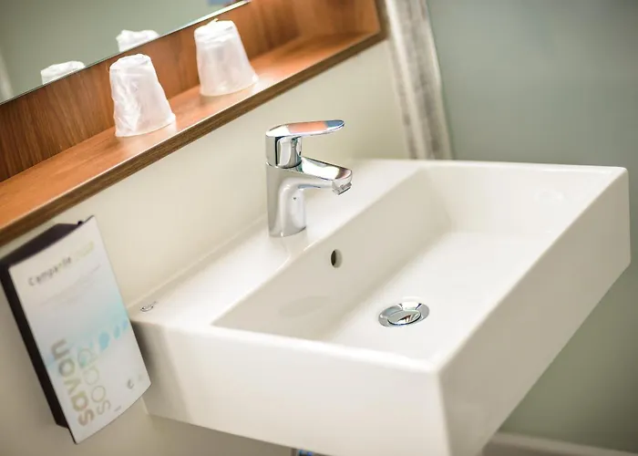 Campanile Sesquieres Отель