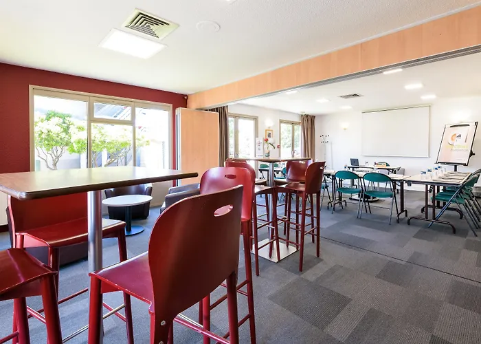 Campanile Sesquieres Отель 3*