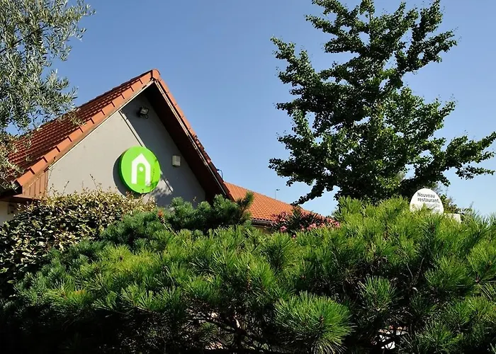 Campanile Sesquieres Hotel 3*