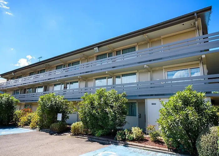 Hotel Campanile Sesquieres 3*