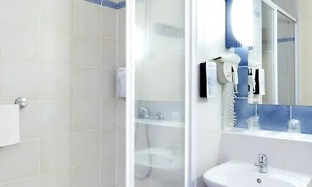 瑟斯库艾钟楼酒店