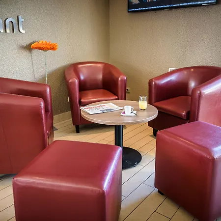 瑟斯库艾钟楼酒店 酒店