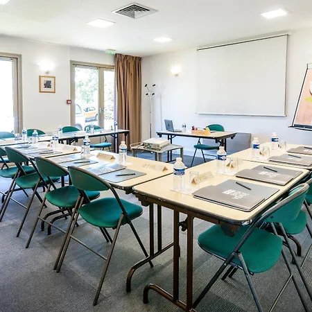 فندق Campanile Sesquieres