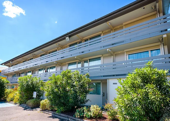 Hotel Campanile Sesquieres 3*