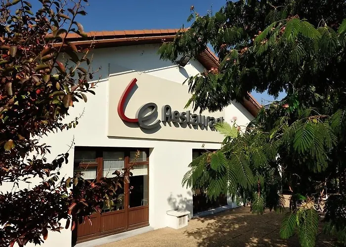 Ξενοδοχείο Campanile Sesquieres